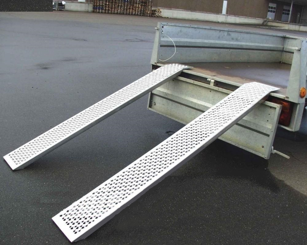 Hobby nájezdy přímé pro zahradní traktůrky a sekačky, 1 pár, délka 2 m, nosnost 1.200 kg