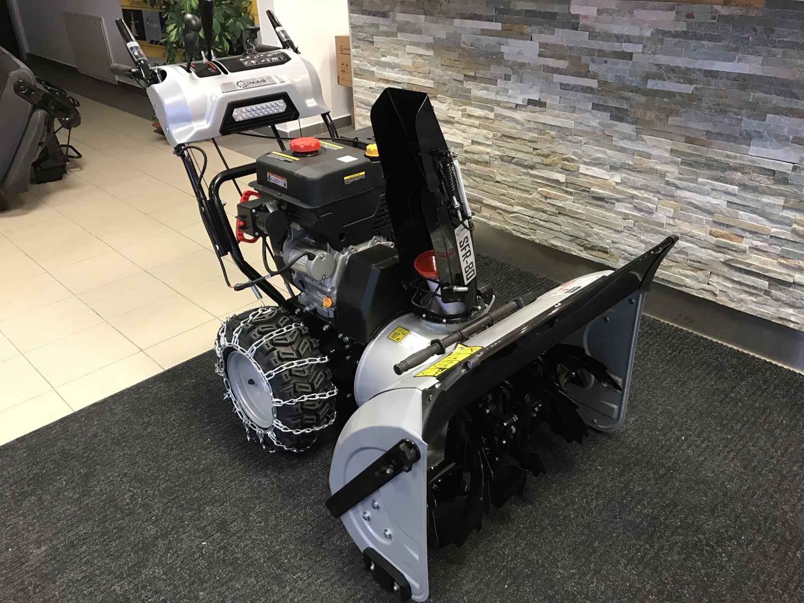 Sněhová fréza, elektrostart, vyhřívané rukojeti, SFR80 Lumag