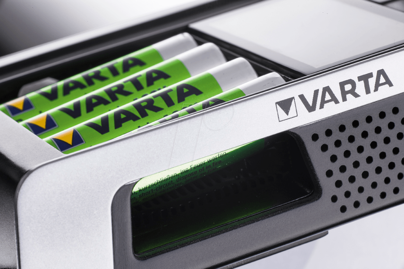 VARTA nabíječka LCD Ultra Fast Charger + 4x 2500 mAh, 57675