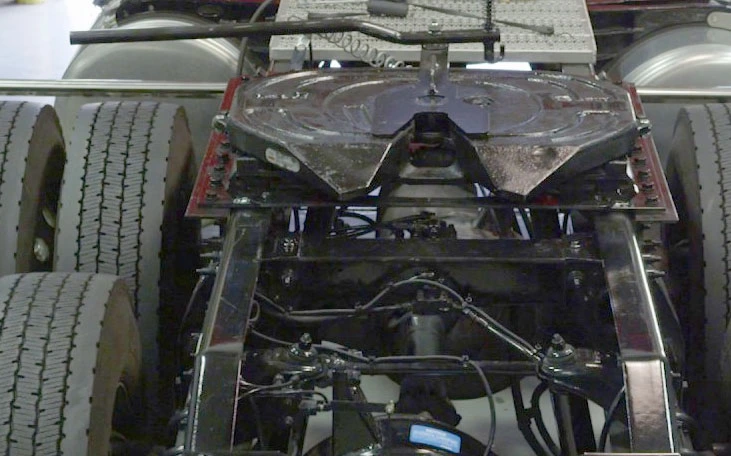 Morris K25, grafitové plastické mazivo, vazelína s velkou mechanickou odolností, k mazání točny tahačů a návěsů, 12,5 kg