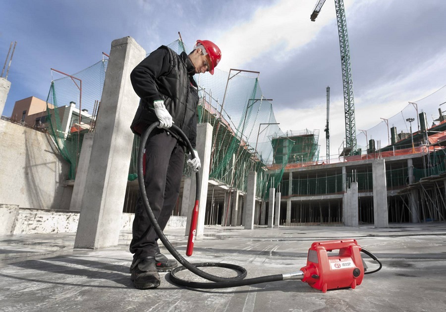 Ohebná hřídel 5 m s vibrační hlavicí 57 mm, pro mechanický vibrátor betonu AM 57/5 HERVISA PERLES