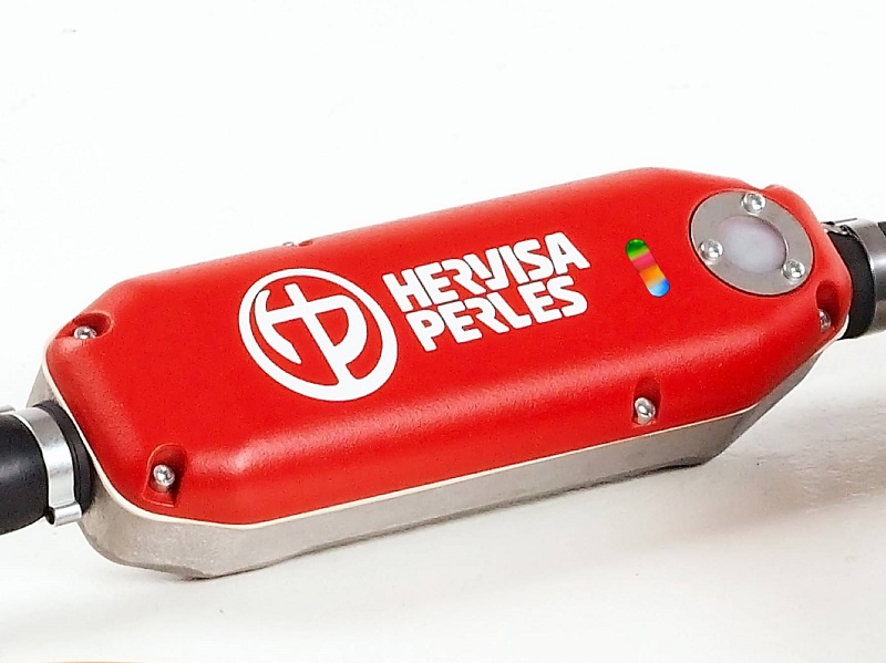 Vysokofrekvenční ponorný vibrátor se zabudovaným elektronickým měničem, hlavice 65 mm T-RUNNER PLUS 65 HERVISA PERLES