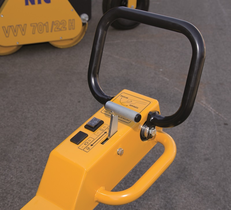 Vedený vibrační válec, benzínový motor HONDA, 22 kN, 995 kg VVV 701/22 NTC