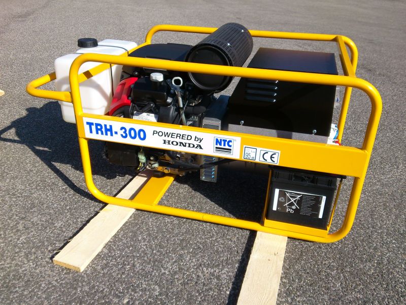 Elektrocentrála se svářečkou, benzínový generátor, motor HONDA, 3,5 kVA, 200 DC, TRH-221 NTC