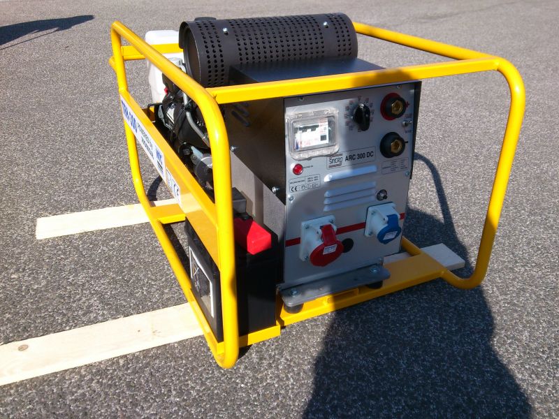 Elektrocentrála se svářečkou, benzínový generátor, motor HONDA, 3 kVA, 300 DC, TRH-300 NTC