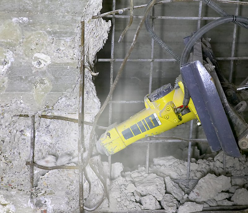 Hydraulické demoliční , bourací kladivo Epiroc / Atlas Copco SB 102