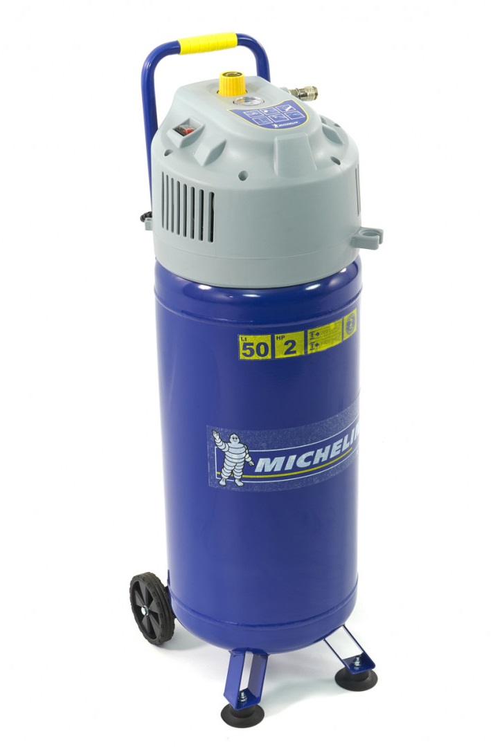 Bezolejový, vertikální, přímo hnaný kompresor, 8 barů, 50 l, 1,5 kW, 220 l/min, 230V, MICHELIN MVX 50/2