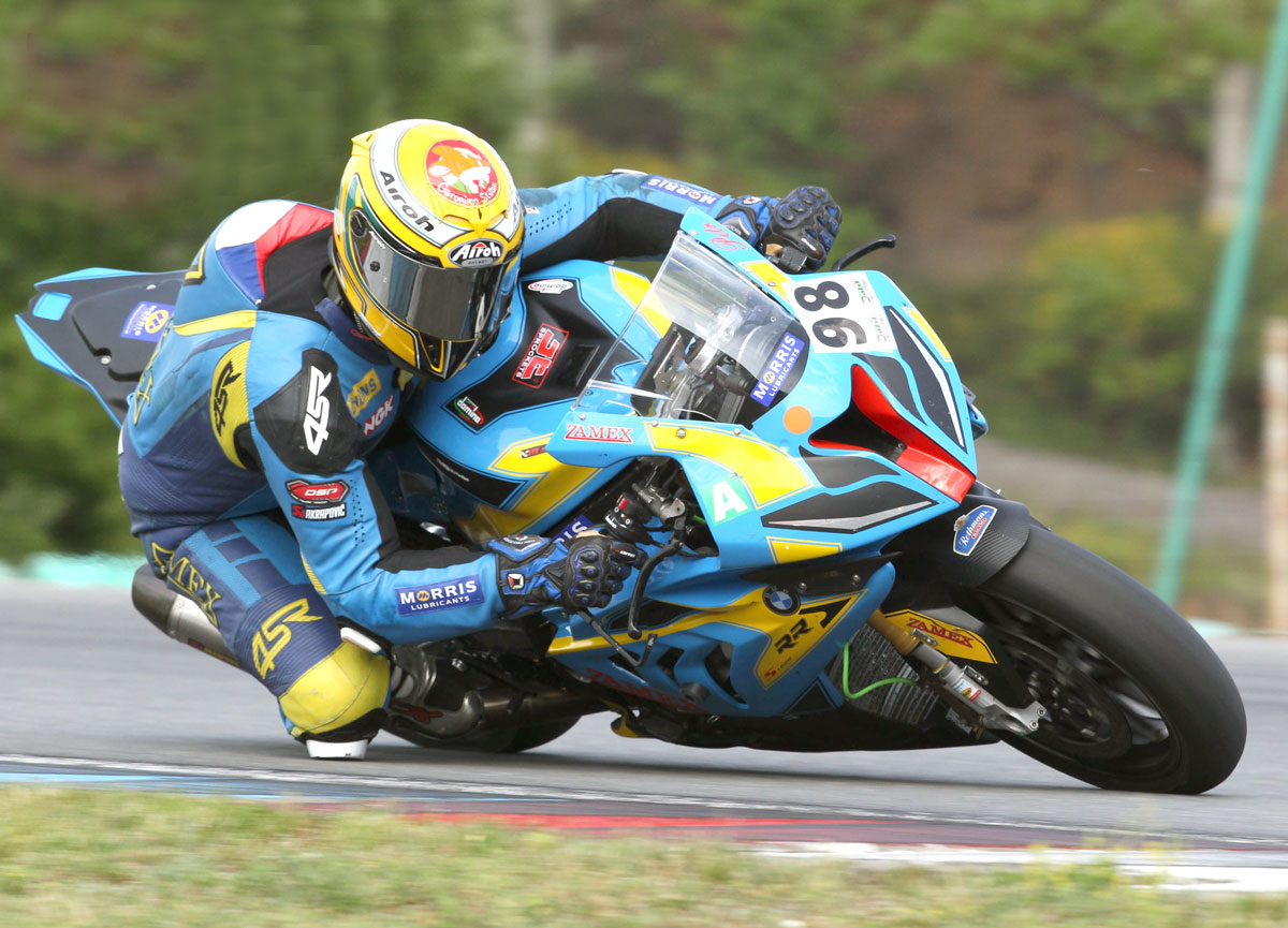 Morris Race 4TT 10W-40, olej pro 4-taktní závodní motocyklové motory, 1l