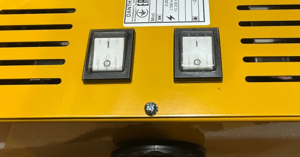 Elektrické infračervené topidlo s max. výkonem 3 kW, napětí 230V, HALL 3000 MASTER