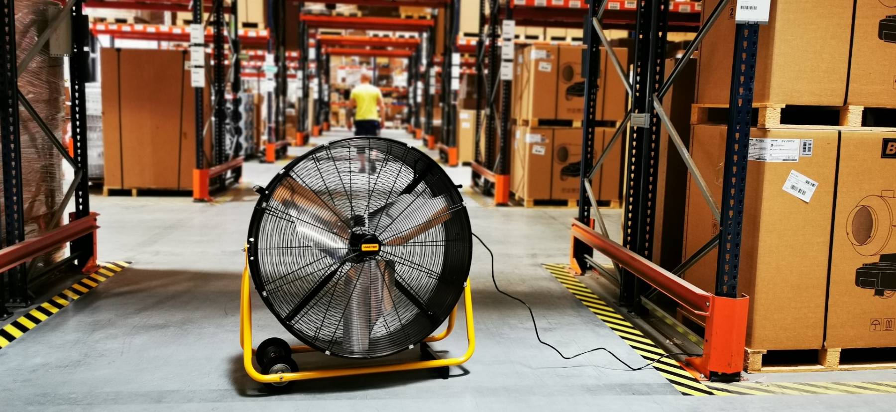 Profesionální ventilátor s max. průtokem vzduchu 10.200 m3/hod, krytím IP44, průměrem 75cm a 2 rychlosti, DF30P MASTER