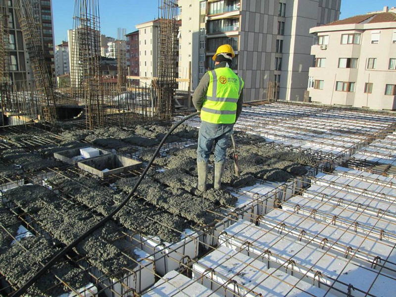 Stropní vysokofrekvenční ponorný vibrátor, hlavice 58 mm ERGO 585T HERVISA PERLES