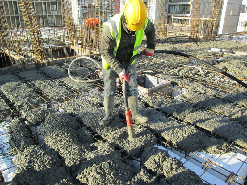 Ohebná hřídel 4 m s vibrační hlavicí 58 mm pro mechanický vibrátor betonu AVMU nebo FOX, TAX 4/AX 58 ENAR