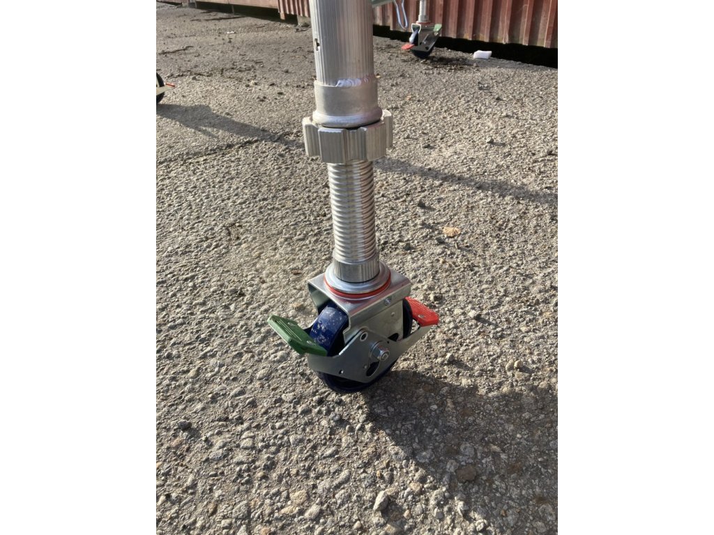 Profesionální hliníkové lešení o pracovní výšce 6,2 m, půdorys lešení 1,45 x 2,5 m Transform Tower