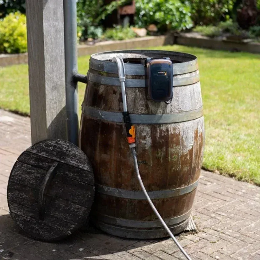 AKU bezdrátová vodní pumpa, vodní čerpadlo, 18V Li-Ion, 80W, výkon 1800 l./hod., bez baterie a nabíječky, bateriová platforma MAXXPACK BATAVIA