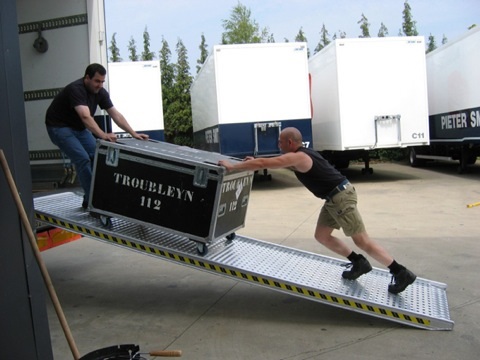 Hliníková nakládací rampa, hliníkový nájezd, 1 kus, délka 2 m, šířka rampy 600 mm, výška profilu nájezdu 108 mm, nosnost 1.000 kg pro paletový vozík, LOTUS