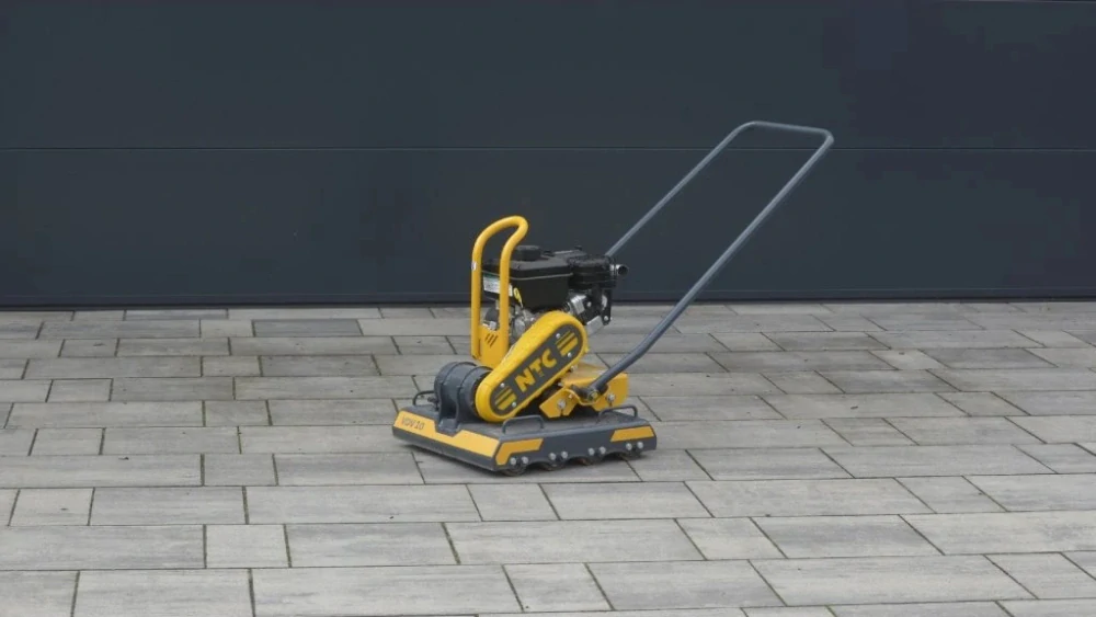 Válečková vibrační deska na velkoformátovou dlažbu a dlažbu, pracovní šířka 50 cm, benzínový motor HONDA GX160, 125 kg, 10 kN, VDV 10 NTC