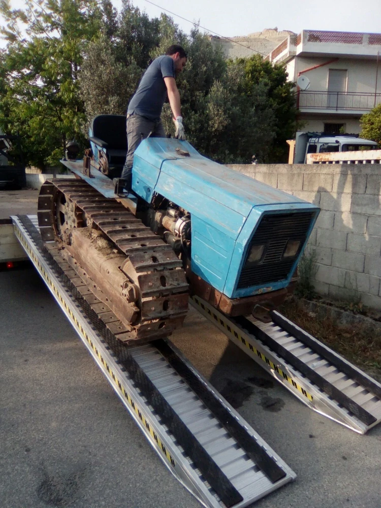 Hliníkové nájezdy s gumovým povrchem, hliníkové nájezdy pro silniční válce, pásové bagry s ocelovými pásy, 1 pár, délka 4,5 m, výška profilu 122 mm, nosnost 3.200 kg, LOTUS