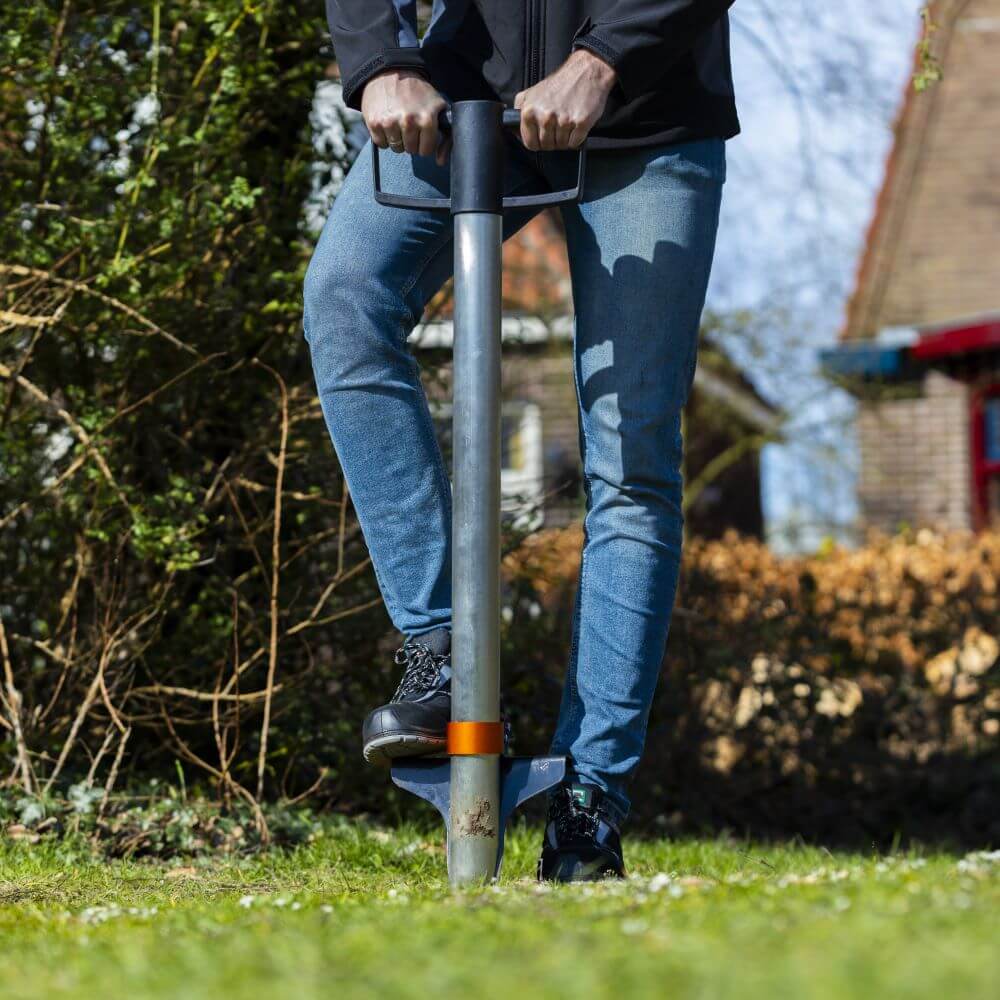 Sázecí stroj na cibuloviny, sazeč cibulek a cibulovin, sazeč stromků, vhodné pro cibuloviny a stromy do Ø 50 mm s hloubkou 20 cm BATAVIA