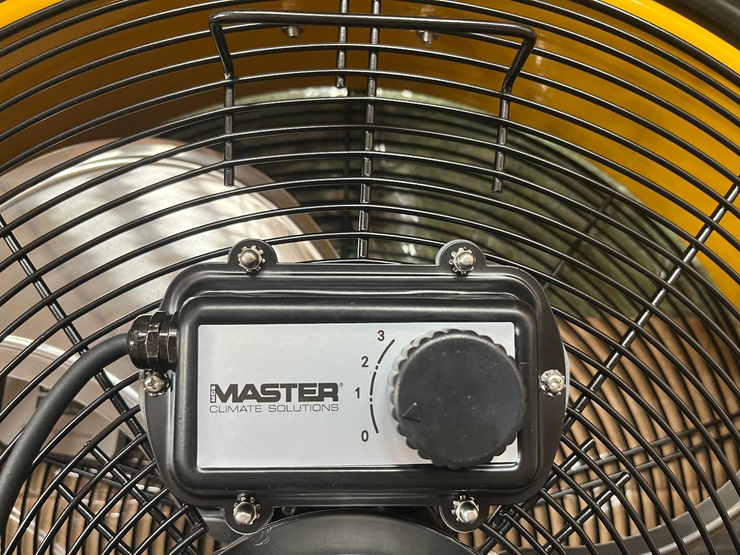 Profesionální ventilátor s max. průtokem vzduchu 6.600 m3/hod, krytím IP44, průměrem 50 cm a 3 rychlosti, DF20P MASTER