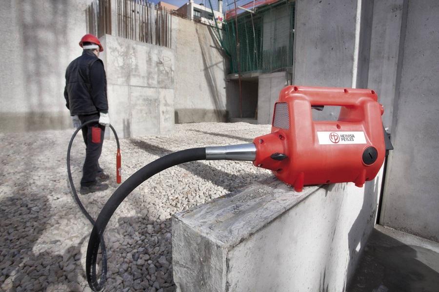 Mechanický vibrátor betonu CMP-2kW, pohonná jednotka HERVISA PERLES