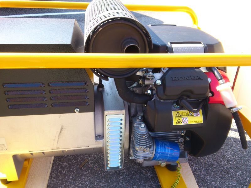 Elektrocentrála se svářečkou, benzínový generátor, motor HONDA, 3 kVA, 300 DC, TRH-300 NTC