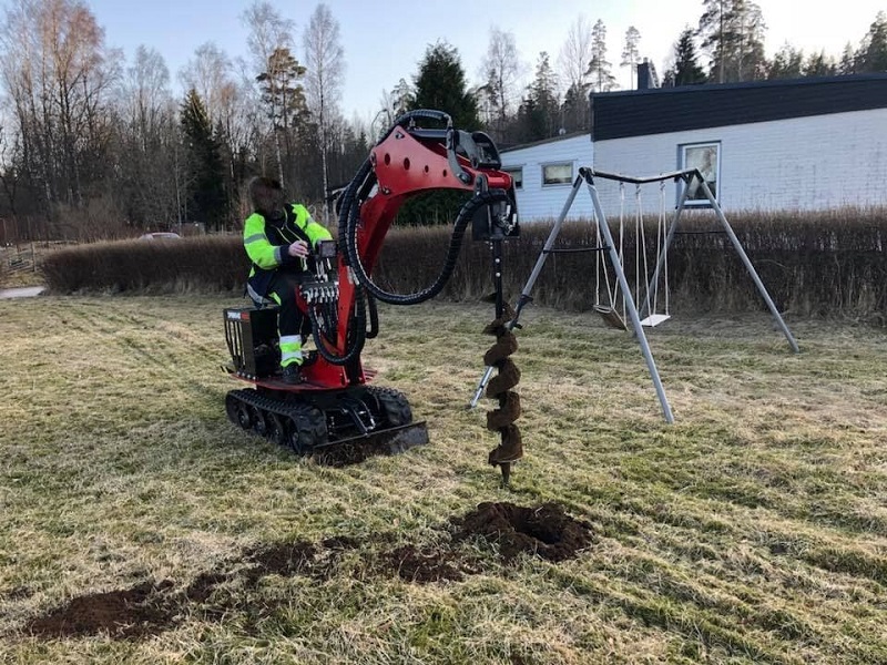 Hydraulická vrtací souprava se třemi vrtáky pro bagry Elgo Plus