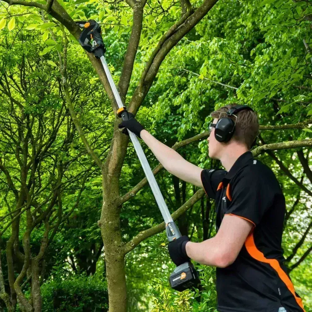 Prodlužovací tyč, teleskopická, délka 115 - 175 cm pro AKU elektrickou řetězovou pilu NEXXSAW V3.1 a V3.2 a AKU nůžky na větve BATAVIA