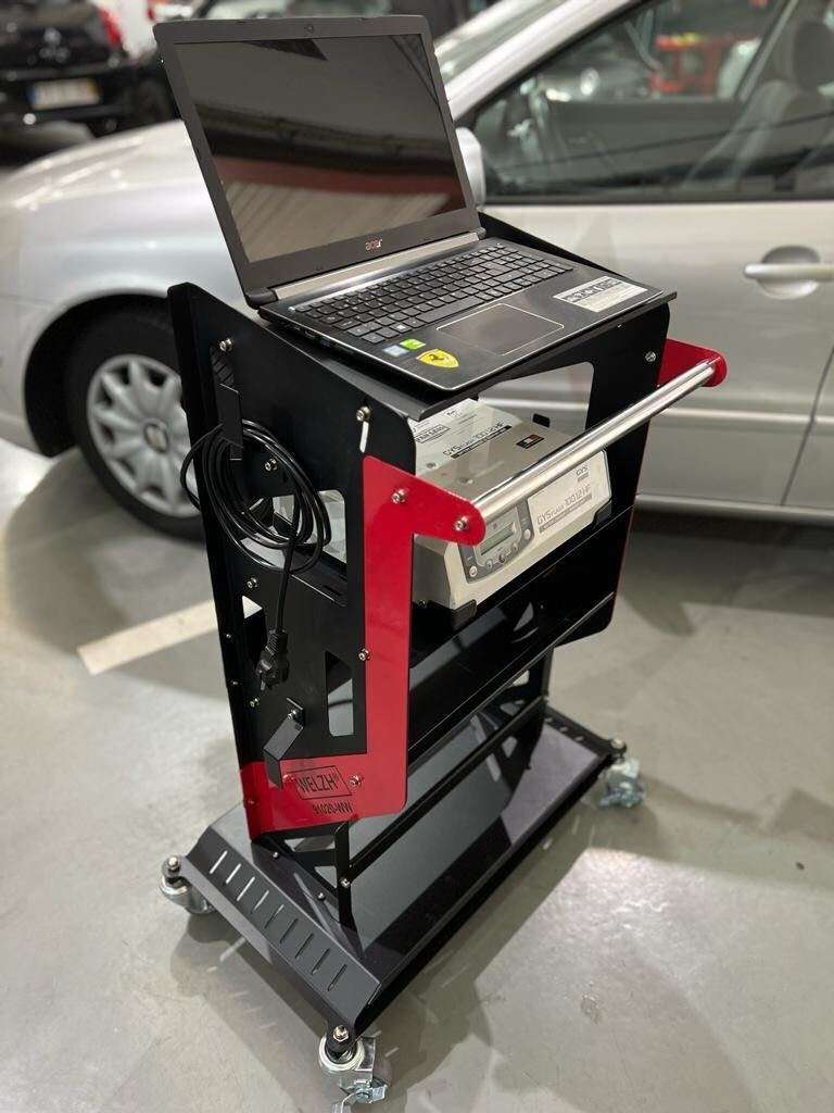 Dílenský vozík na automobilovou diagnostiku s držákem pro monitor (notebook), Welzh