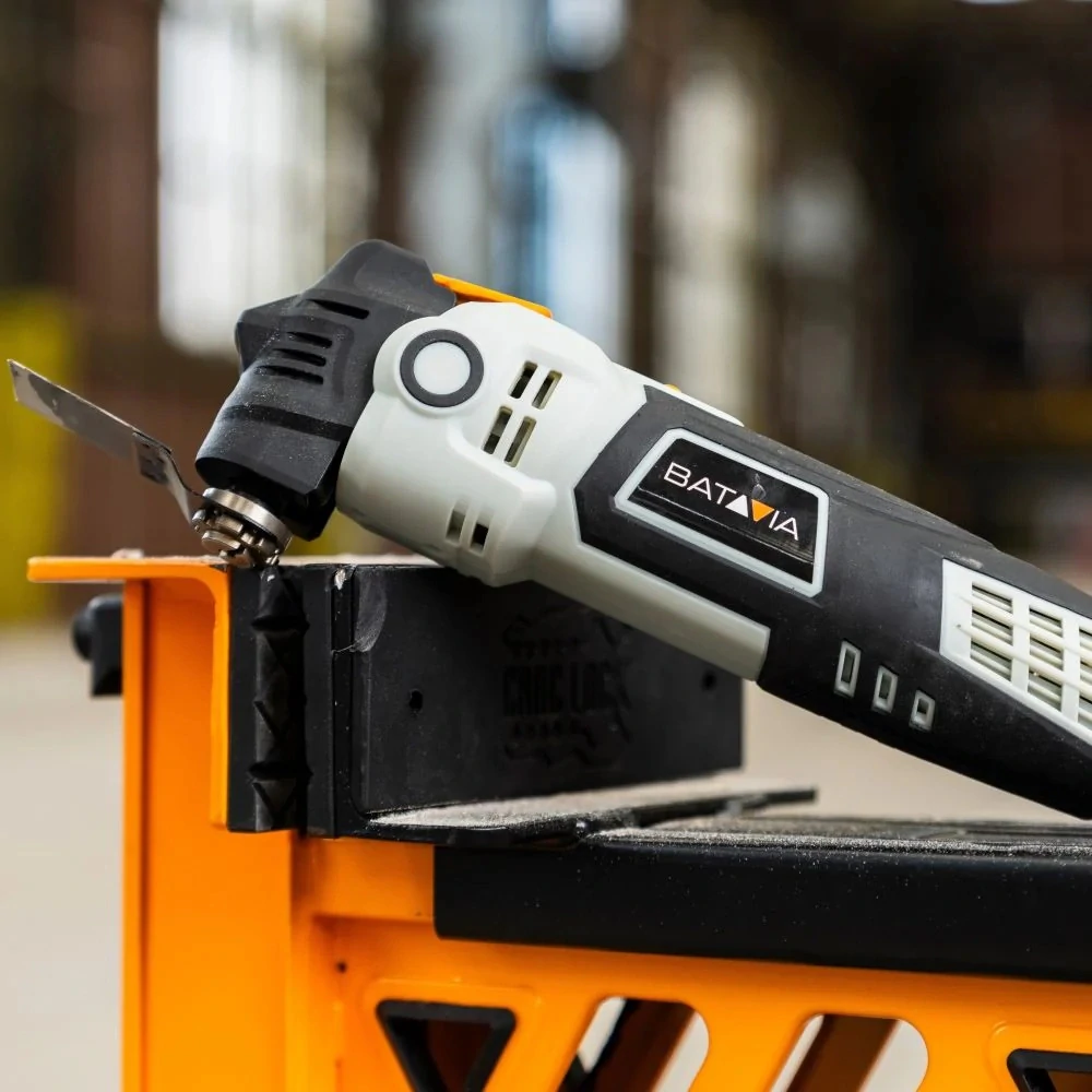 Univerzální, multifunkční oscilační nástroj s potlačením vibrací, Multitool. Pro řezání, broušení, ponorné řezání, škrabání a leštění, 300 W, AVS, 22.000 ot./min. MAXXSERIES BATAVIA