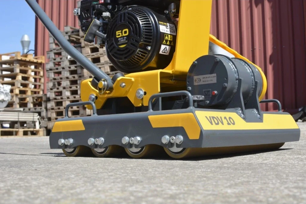 Válečková vibrační deska na velkoformátovou dlažbu a dlažbu, pracovní šířka 50 cm, benzínový motor HONDA GX160, 125 kg, 10 kN, VDV 10 NTC