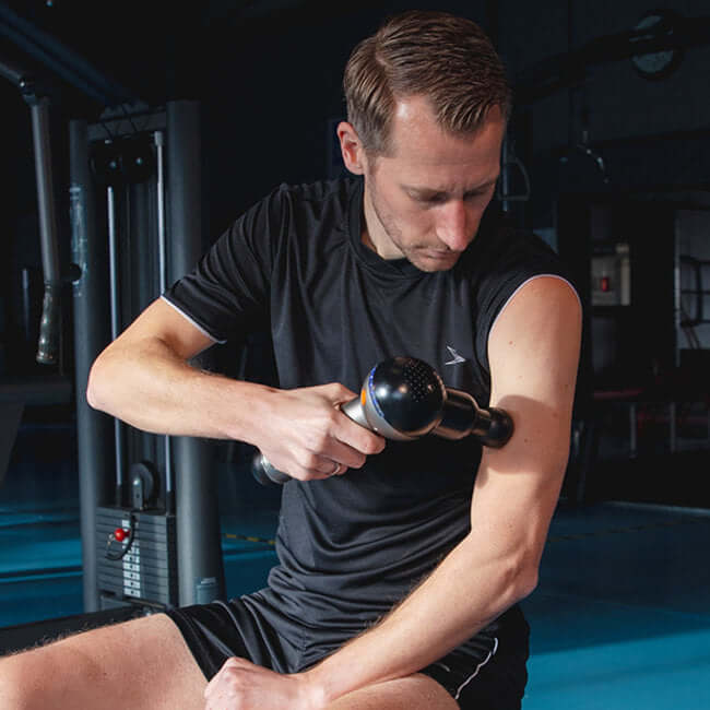 Masážní pistole, masážní přístoj, pro aktivaci svalů, stimulaci průtoku krve, snížení bolesti, 24V, Maxxgun Easy BATAVIA