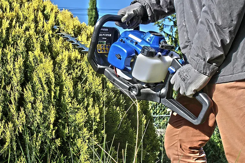 Benzínové nůžky na živý plot, plotostřih 26 ccm, 56 cm čepel HTHT26 HYUNDAI