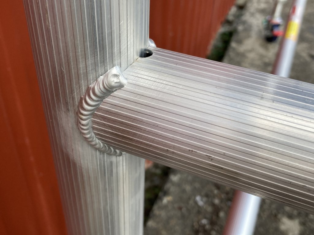 Profesionální hliníkové lešení o pracovní výšce 4,7 m, půdorys lešení 0,85 x 1,8 m Transform Tower