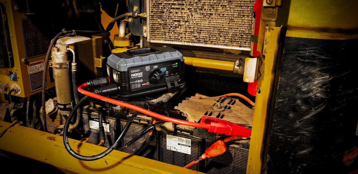 Startovací zdroj, booster 24V, 6250A, Lithium-Iontová baterie 266 Wh, pro benzínové motory do objemu 45 l a dieslové motory do 45 l Boost MAX GB500 NOCO 