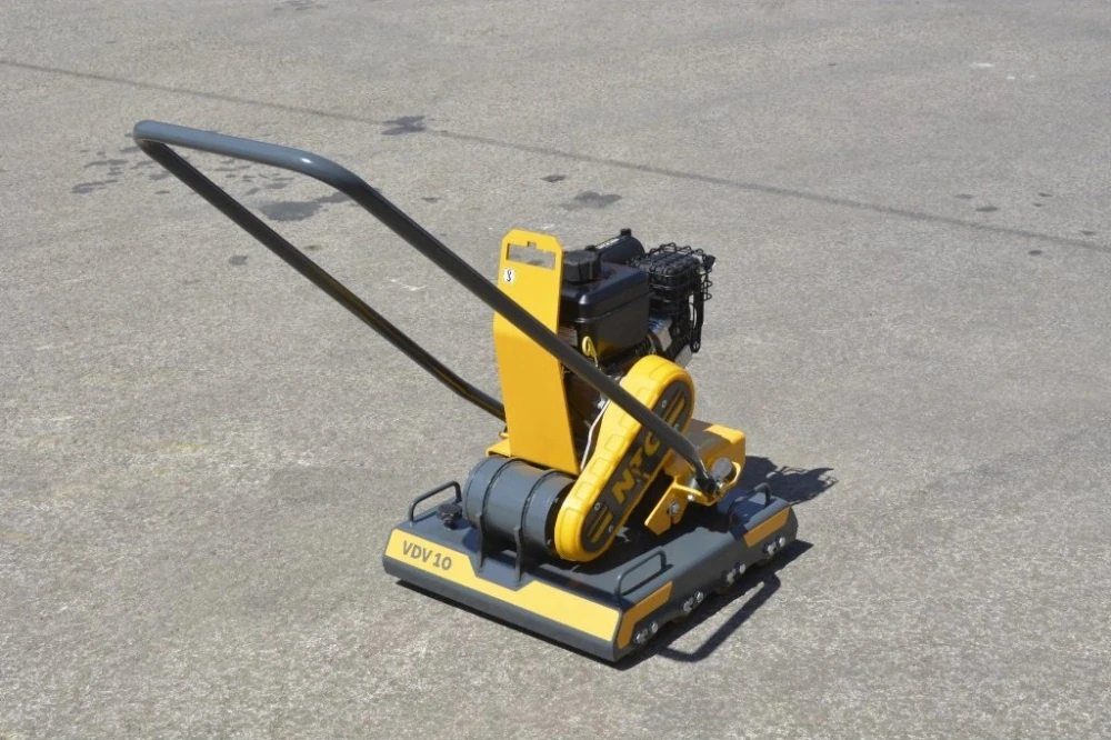 Válečková vibrační deska na velkoformátovou dlažbu a dlažbu, pracovní šířka 50 cm, benzínový motor HONDA GX160, 125 kg, 10 kN, VDV 10 NTC