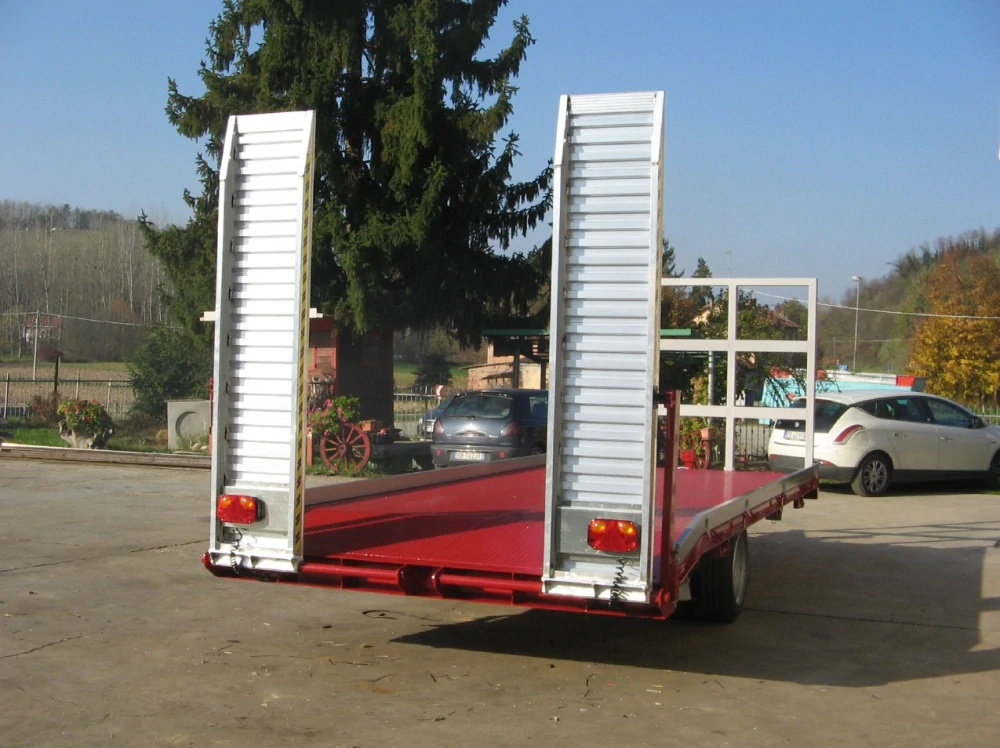 Hliníkové nájezdy, 1 pár, délka 2 m, výška profilu 68 mm, nosnost 2.500 kg, LOTUS