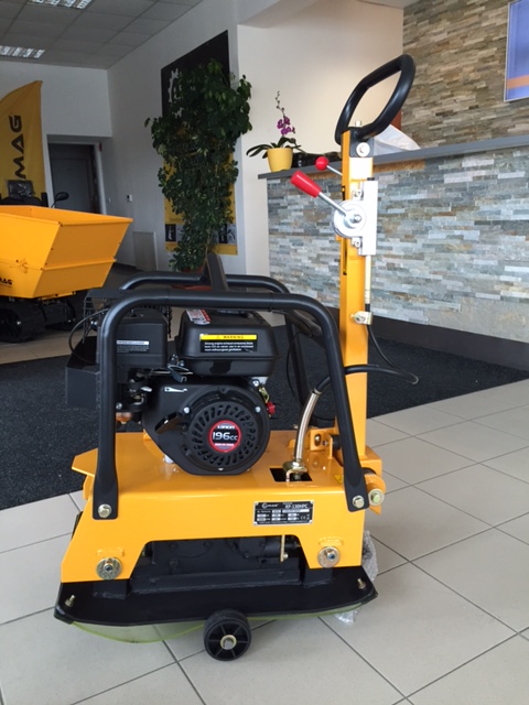 Reverzní - obousměrná vibrační deska 130 kg, benzínový motor, 25 kN, RP 130 HPC Lumag