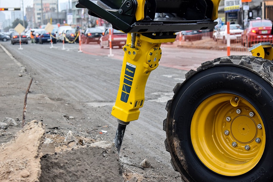 Hydraulické demoliční , bourací kladivo Epiroc / Atlas Copco SB 102