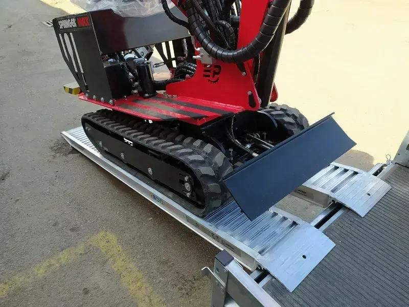 Hliníkové nájezdy, 1 pár, délka 2 m, výška profilu 87 mm, nosnost 4.150 kg