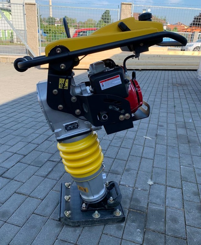 Vibrační pěch, žába, benzínový motor HONDA GX 120, 76 kg, 11,5 kN, LVS 80-GX Lumag