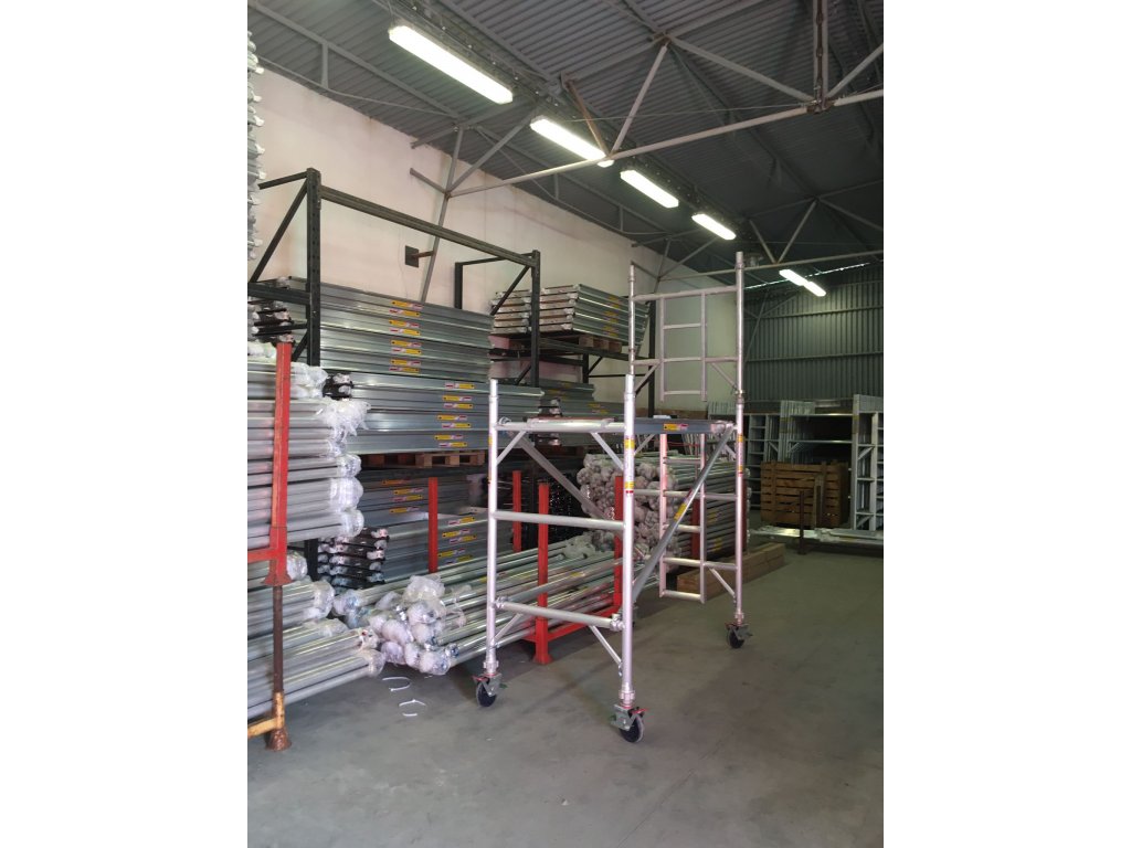 Profesionální hliníkové lešení o pracovní výšce 5,7 m, půdorys lešení 1,45 x 2,5 m Transform Tower