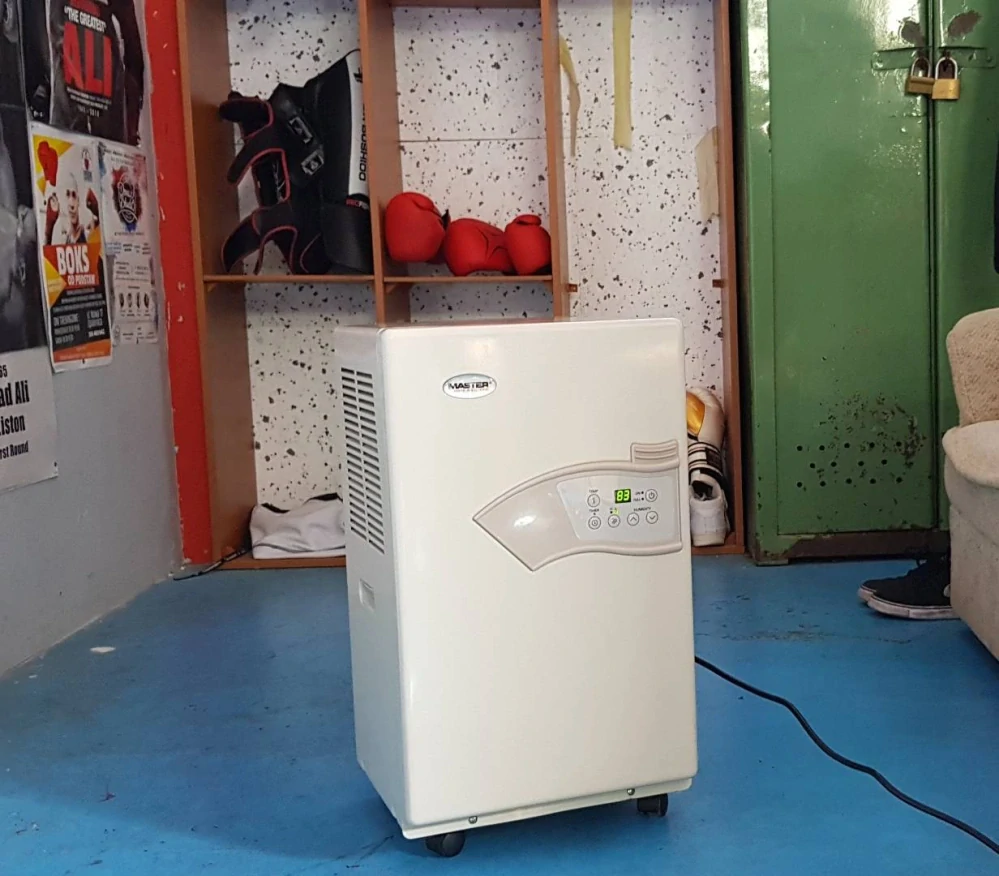 Profesionální odvlhčovač, vysoušeč vzduchu, sběrač vlhkosti 21 l za 24 hodin, 490 W, DH 721 P MASTER