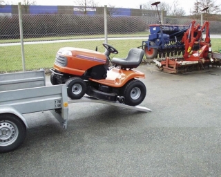 Hobby nájezdy obloukové pro zahradní traktůrky a sekačky, 1 pár, délka 1.492 mm, nosnost 1.000 kg
