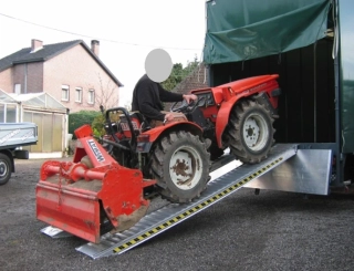 Hliníkové nájezdy, 1 pár, délka 3,5 m, výška profilu 78 mm, nosnost 1.750 kg, LOTUS