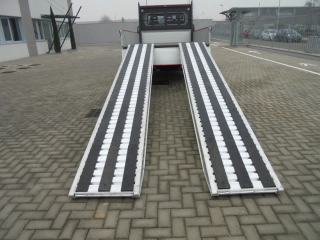 Hliníkové nájezdy s gumovým povrchem, hliníkové nájezdy pro silniční válce, pásové bagry s ocelovými pásy, 1 pár, délka 4 m, výška profilu 95 mm, nosnost 1.750 kg, LOTUS