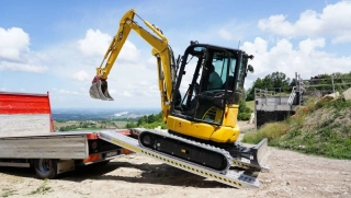 Hliníkové nájezdy, 1 pár, široký profil, délka 4,5 m, výška profilu 175 mm, nosnost 9.400 kg, LOTUS